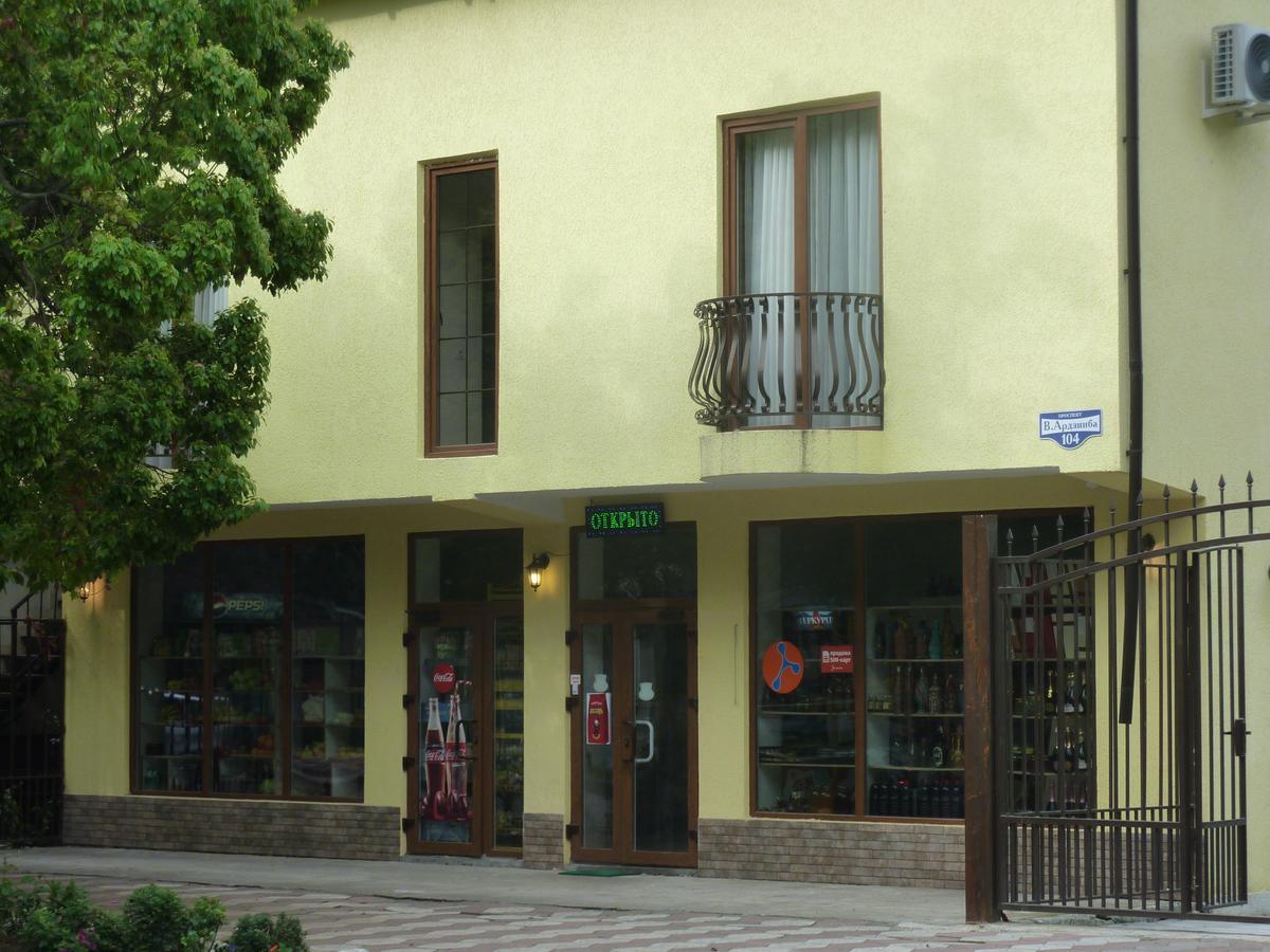 Guest House Letto Гагра Екстер'єр фото